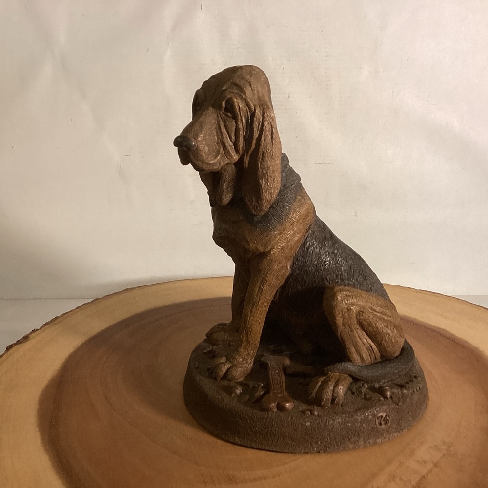 Vintage 90’s Hound dog figurine signed Wolfe Campett